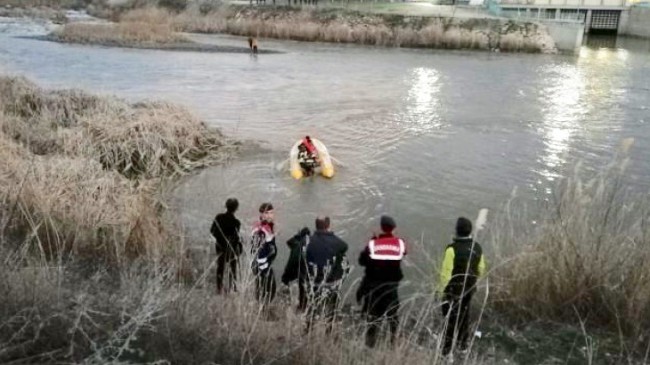 BALIK TUTARKEN MAHSUR KALDILAR