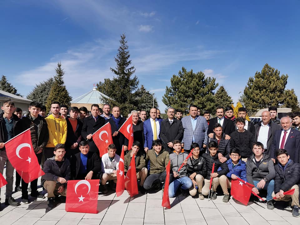 ŞEHİTLER İÇİN YÜRÜDÜLER