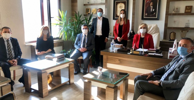 ECZACILARIN SORUNLARI ÇÖZÜME KAVUŞTURULMALI